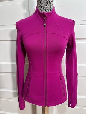 Lululemon Forme Jacket II *Brushed Size 4 Raspberry Flattering Define Fit